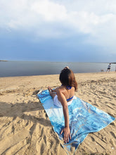 Load image into Gallery viewer, Abstract Ocean Sand Free Beach Towel